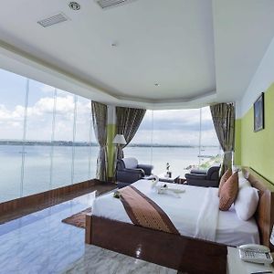 High Sky Hotel
